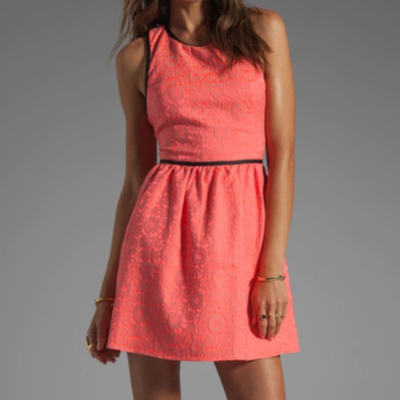 Parker Dresses & Skirts - Parker Channing Apricot Sleeveless Dress with Back Cut Out  in Size Medium